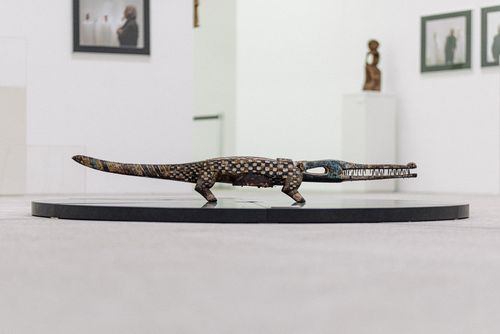 Ijo Aufsatzmaske Krokodil (Nigeria); Holz, Metall, Korbgeflecht